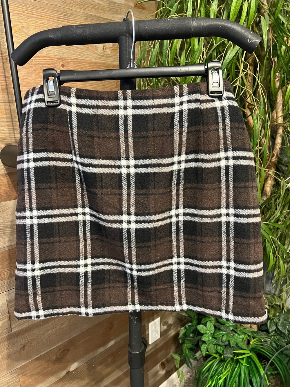 NWT dark brown, black, white plaid wool blend skirt. L